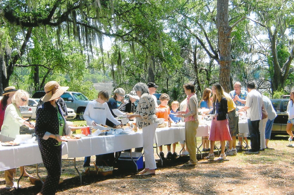 2006 reunion - Old House - chow line